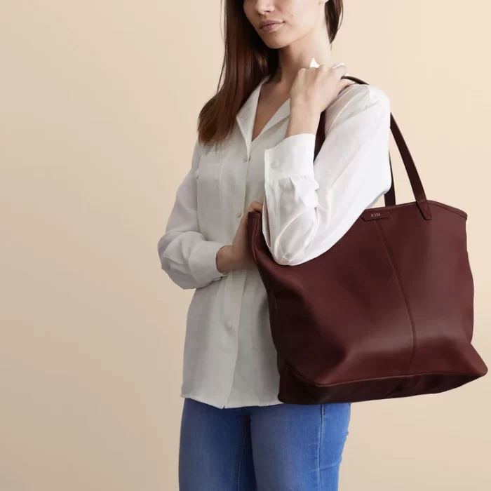 Large Zippered Downtown Marron Tote Bag