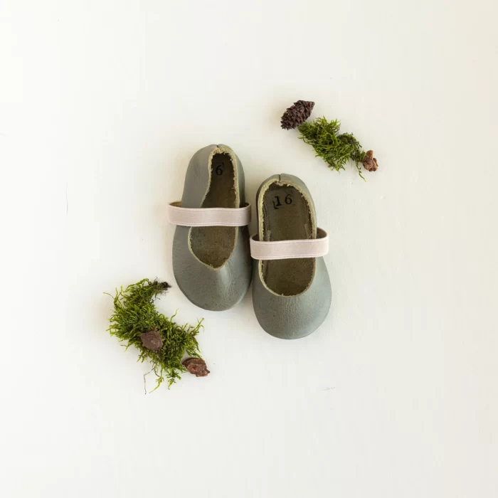 OLIVE LEATHER BABY SHOES